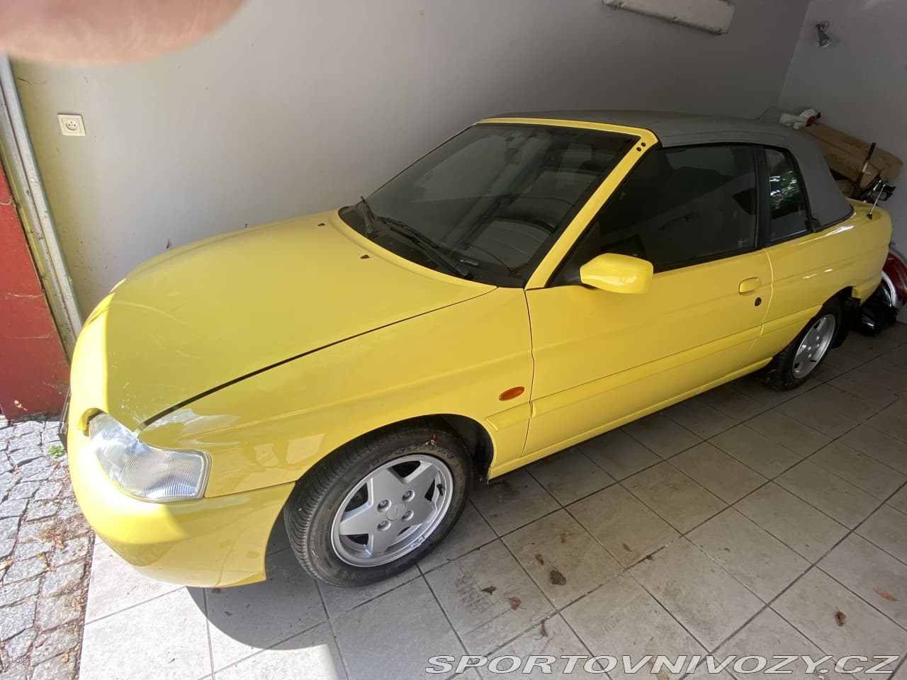 1995 Ford ESCORT - 2