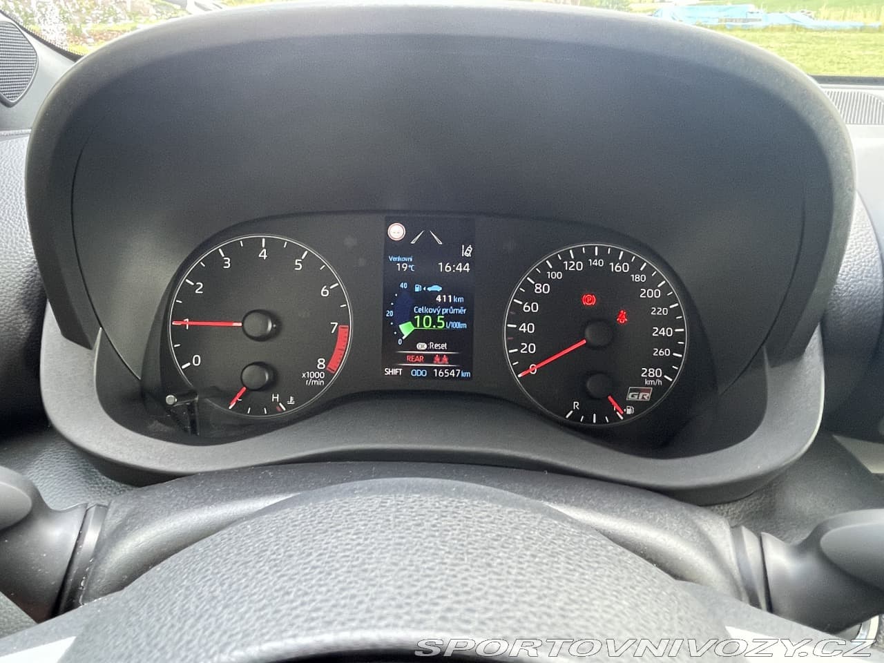 2021 Toyota YARIS - 10