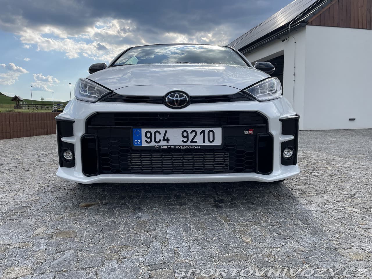 2021 Toyota YARIS - 11