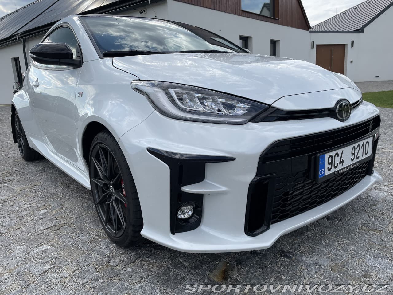 2021 Toyota YARIS - 12