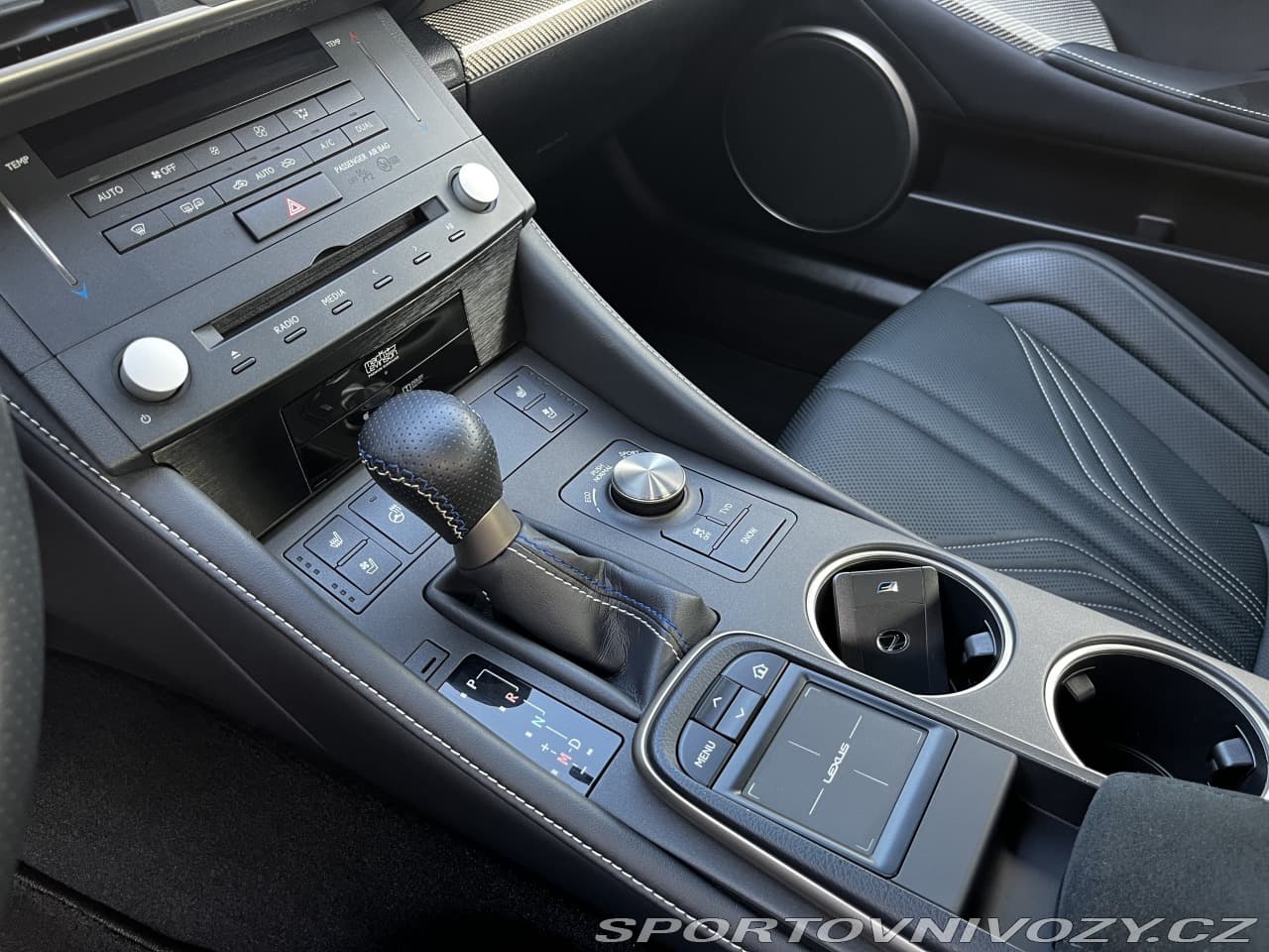 2015 Lexus RC - 18