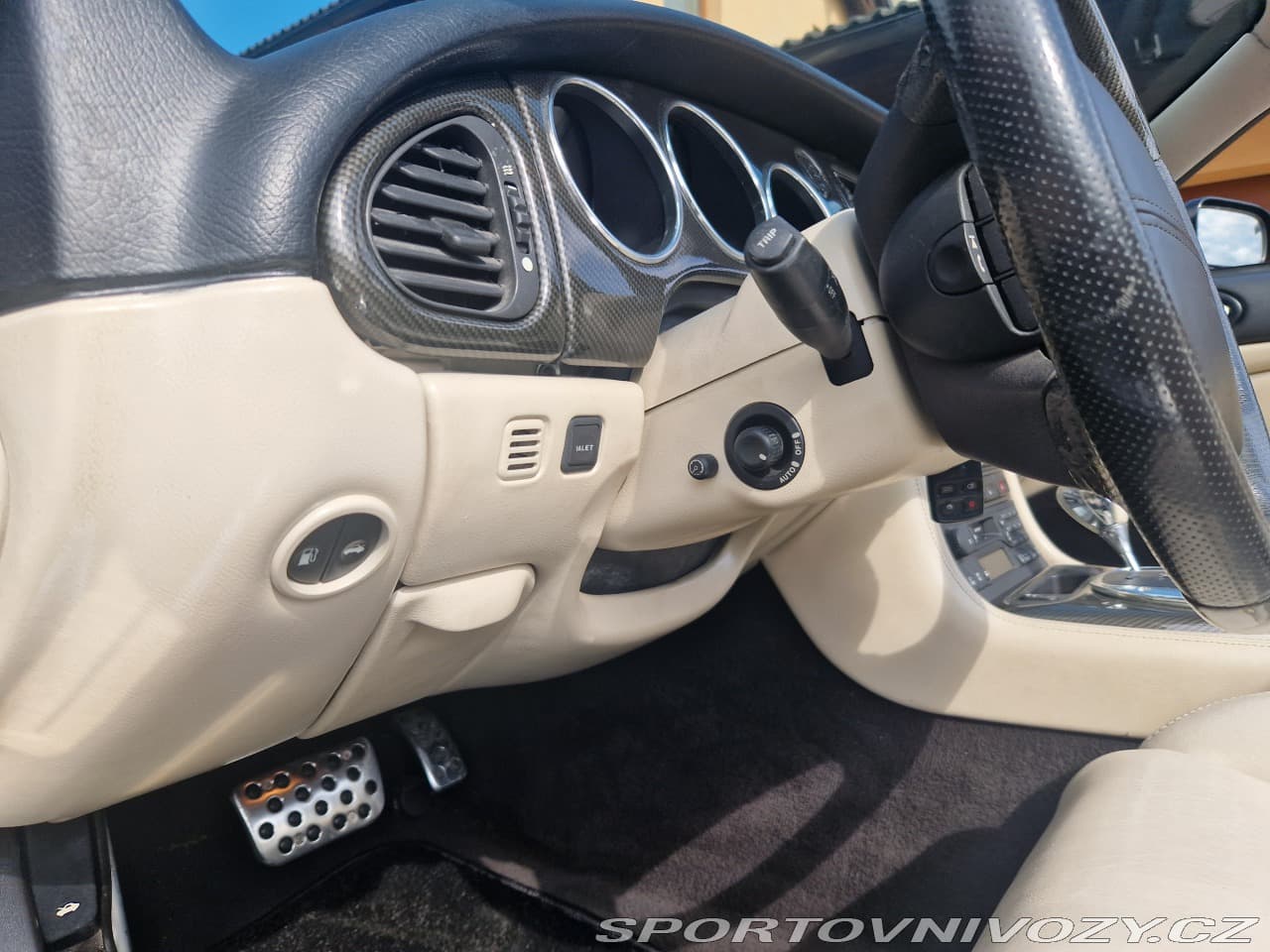 2004 Jaguar XK - 13