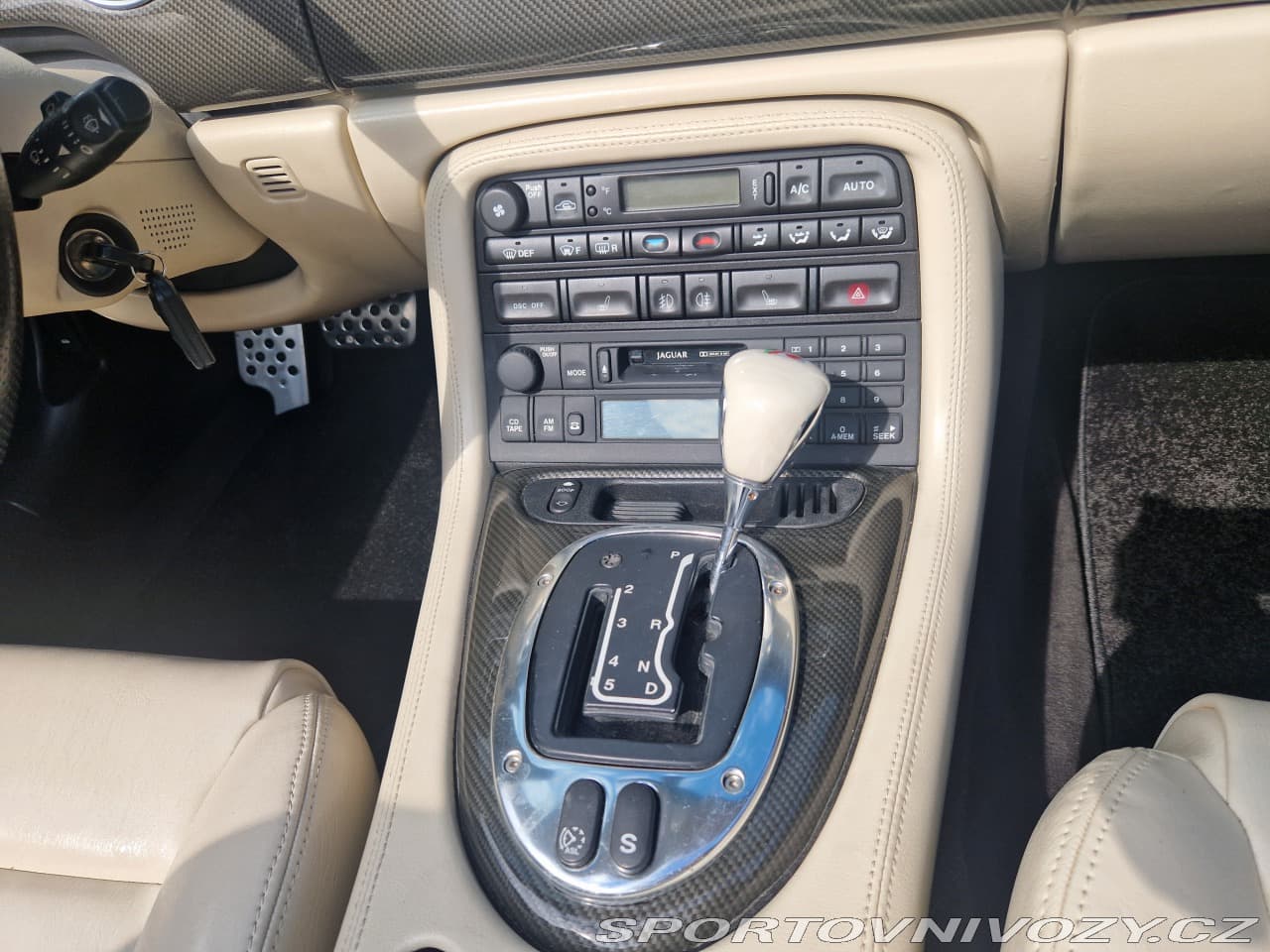 2004 Jaguar XK - 16