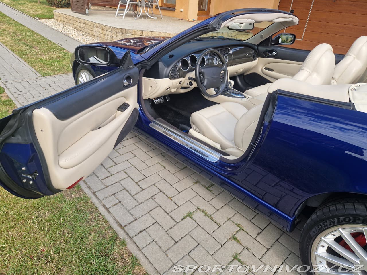 2004 Jaguar XK - 19