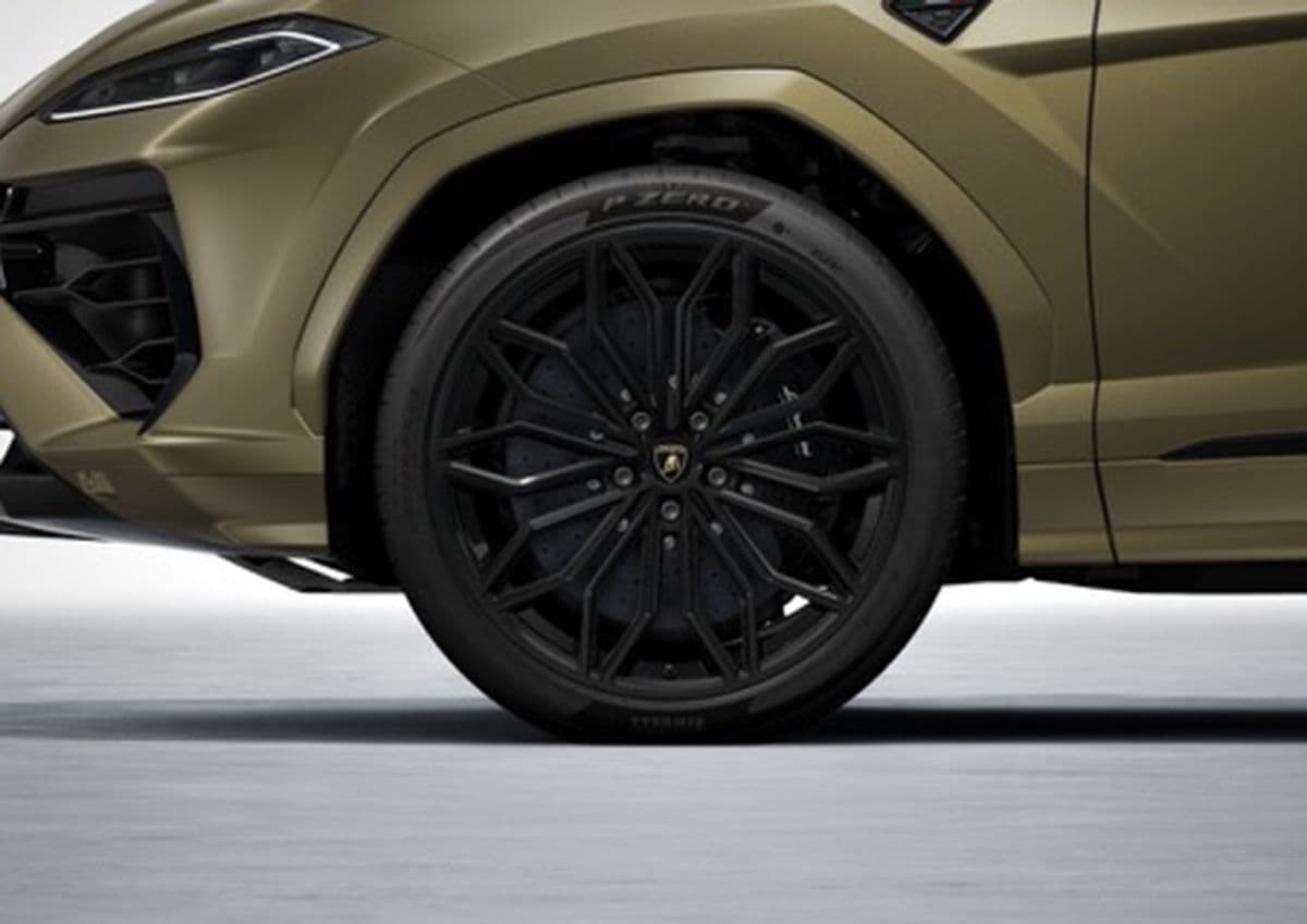 2025 Lamborghini URUS - 10