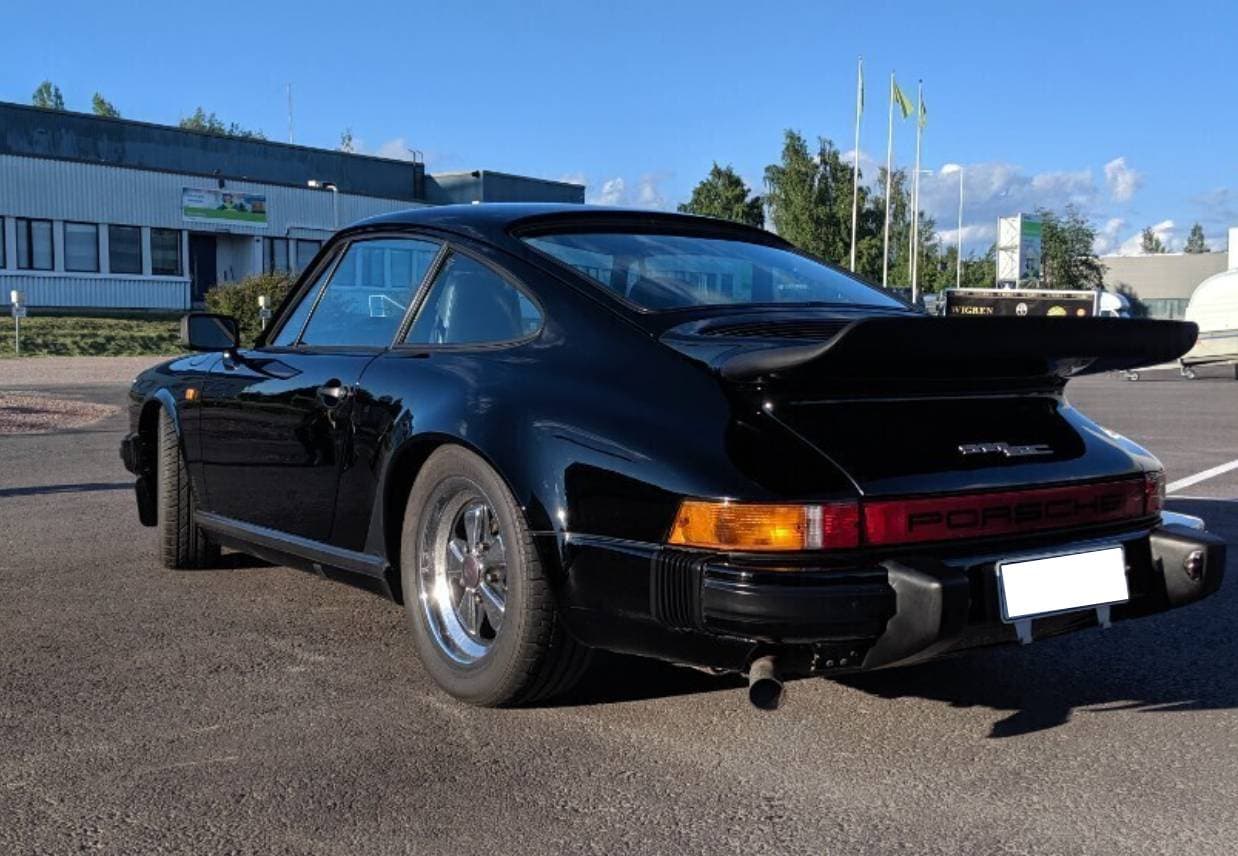 1982 Porsche 911 - 2