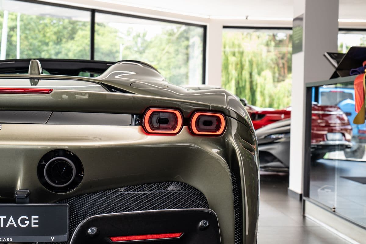 2025 Ferrari SF90 - 19