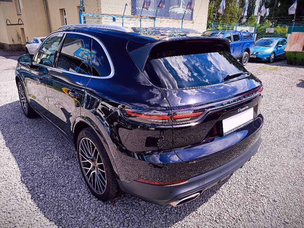 2018 Porsche CAYENNE - 11