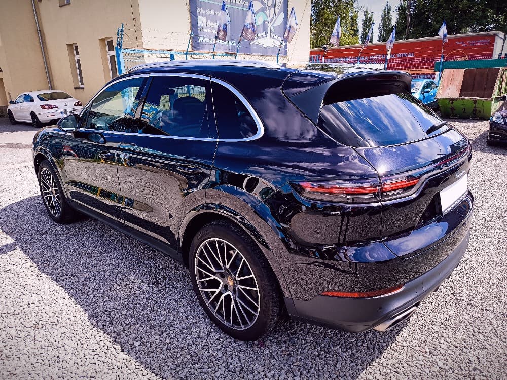 2018 Porsche CAYENNE - 12
