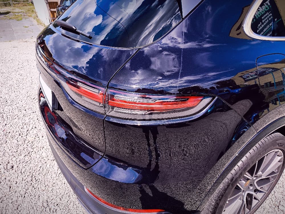 2018 Porsche CAYENNE - 14