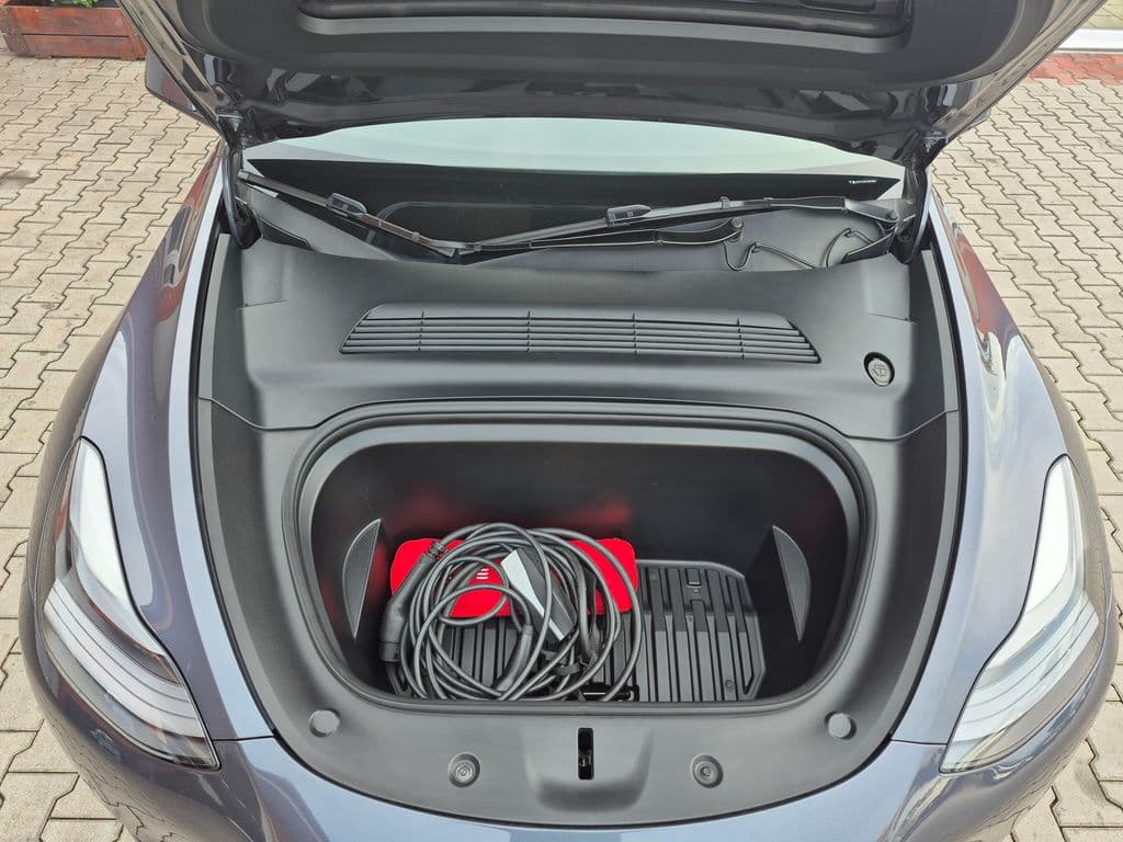 2021 Tesla Model Y - 17