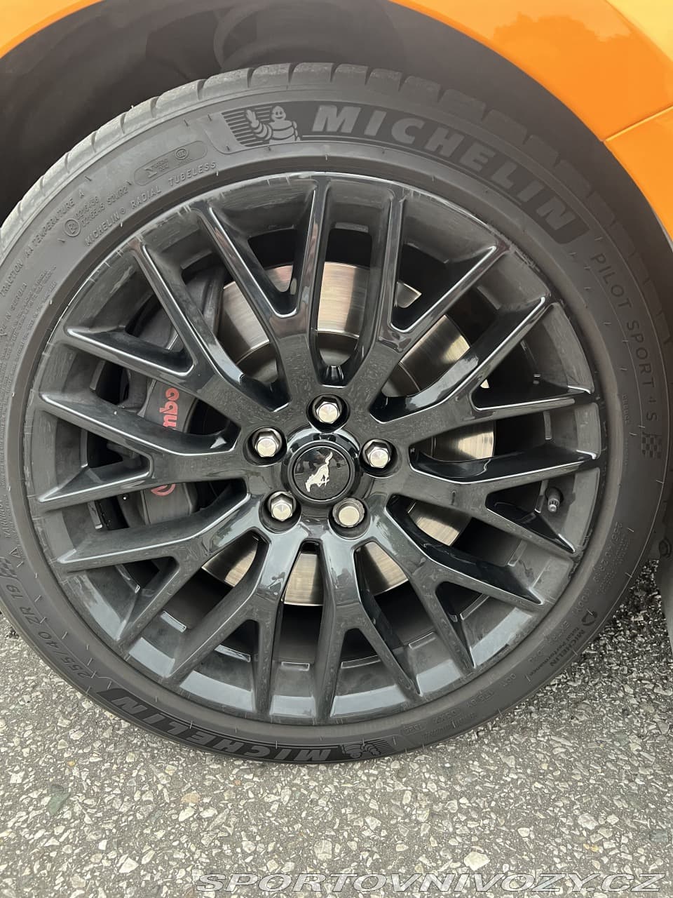 2019 Ford MUSTANG - 17