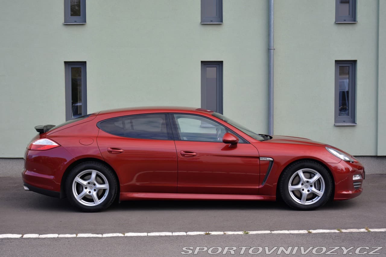 Porsche Panamera 4