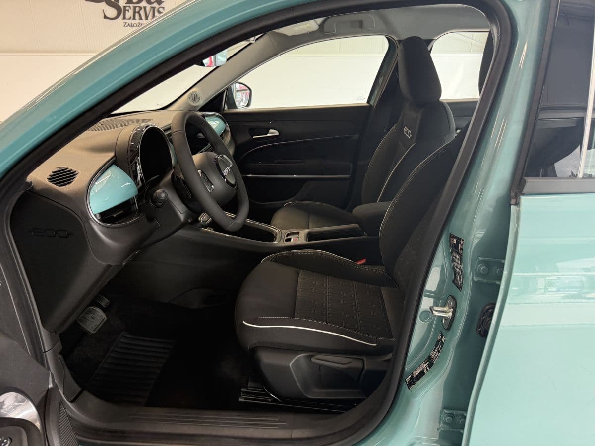 2025 Fiat 600 - 17