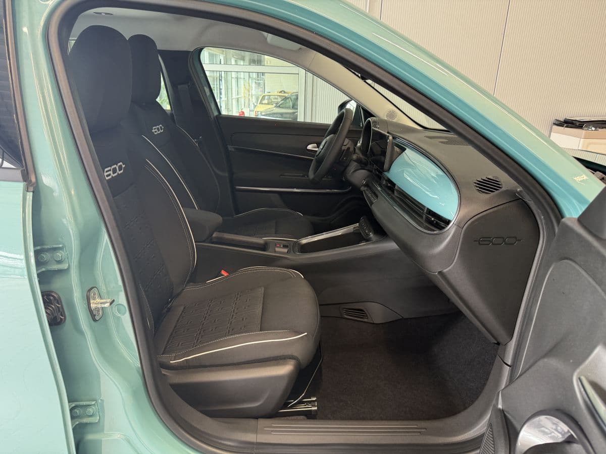 2025 Fiat 600 - 18