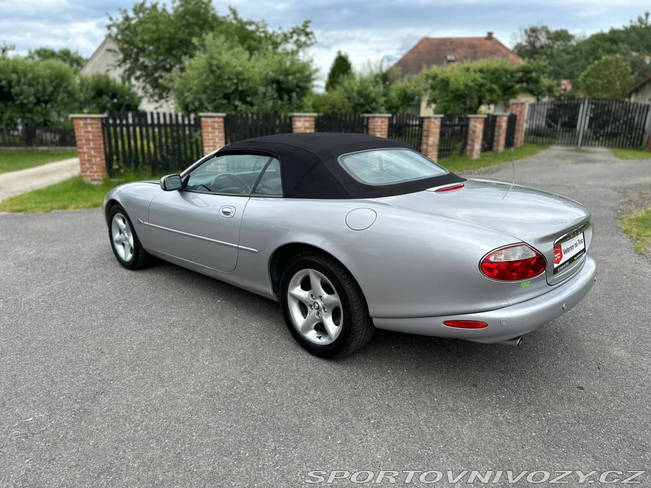 2001 Jaguar XK - 10