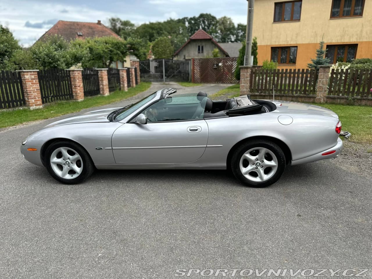 2001 Jaguar XK - 6