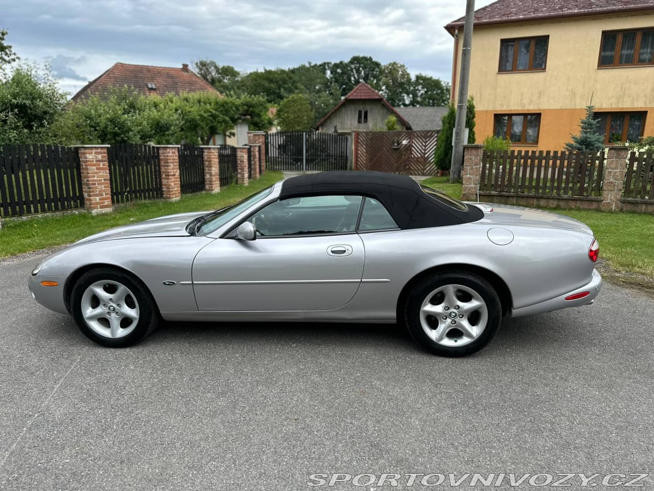 2001 Jaguar XK - 9