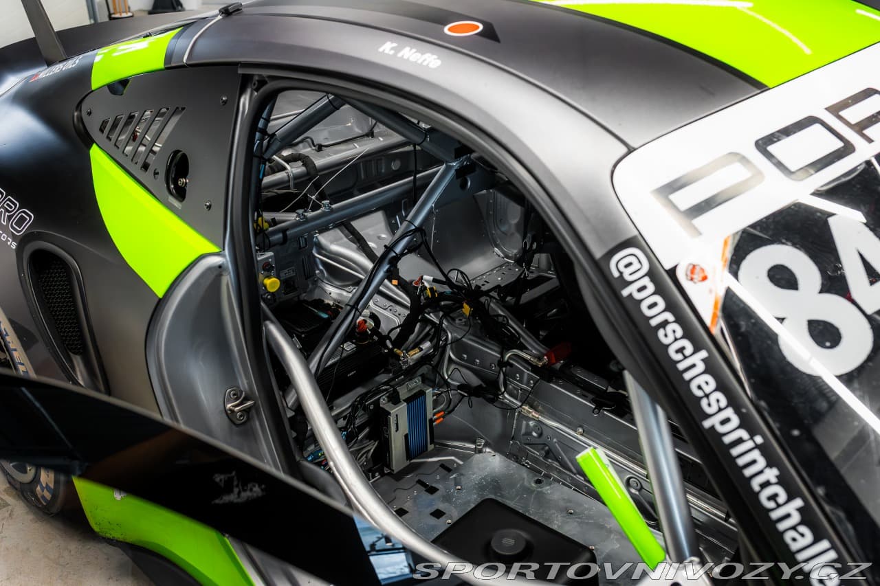 2024 Porsche 911 - 10