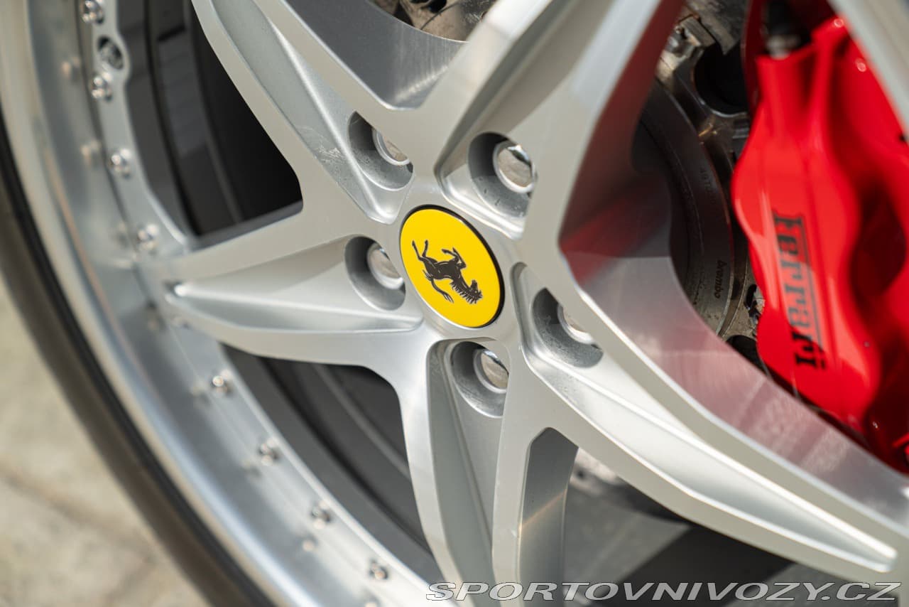 2010 Ferrari 599 - 10