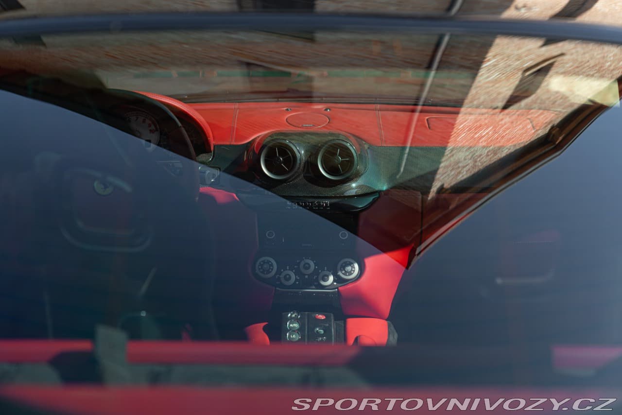 2010 Ferrari 599 - 13