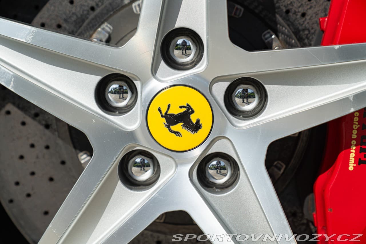 2010 Ferrari 599 - 18