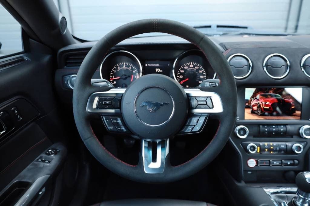 2018 Ford MUSTANG - 16