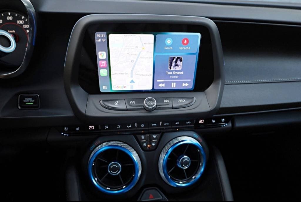 2020 Chevrolet Camaro - 25