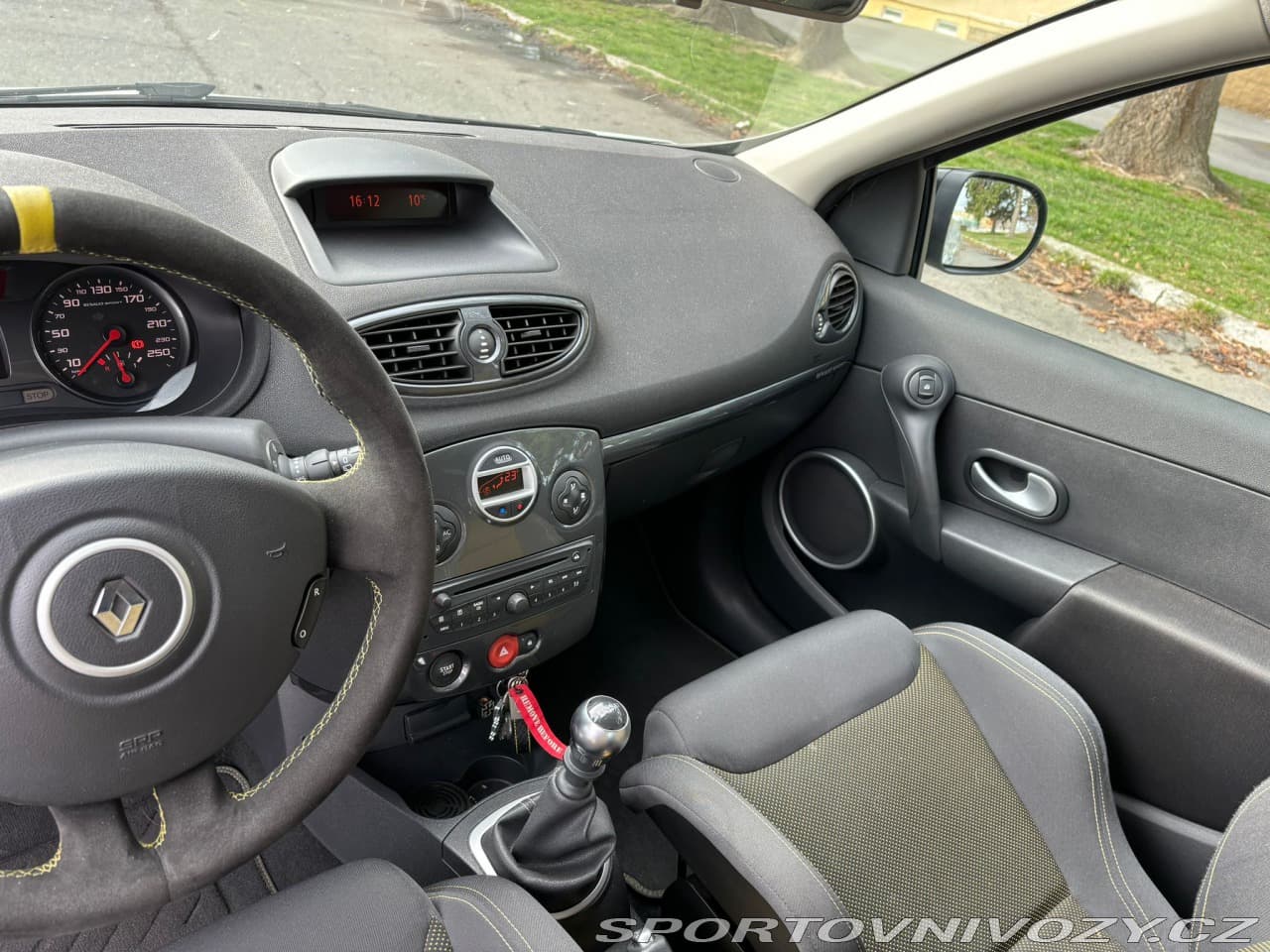 2011 Renault Clio - 27