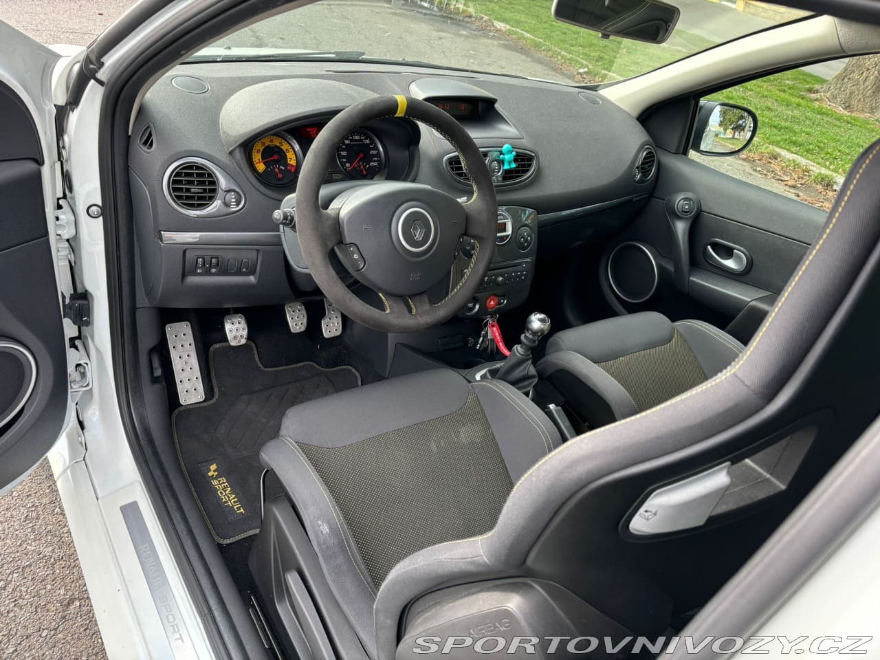 2011 Renault Clio - 3