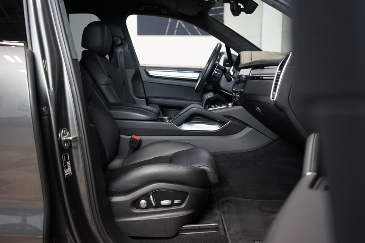 2019 Porsche Cayenne - 25