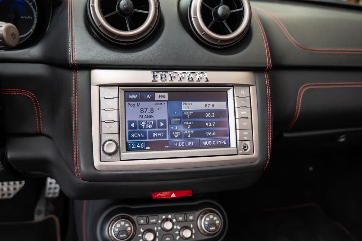 2011 Ferrari CALIFORNIA - 12