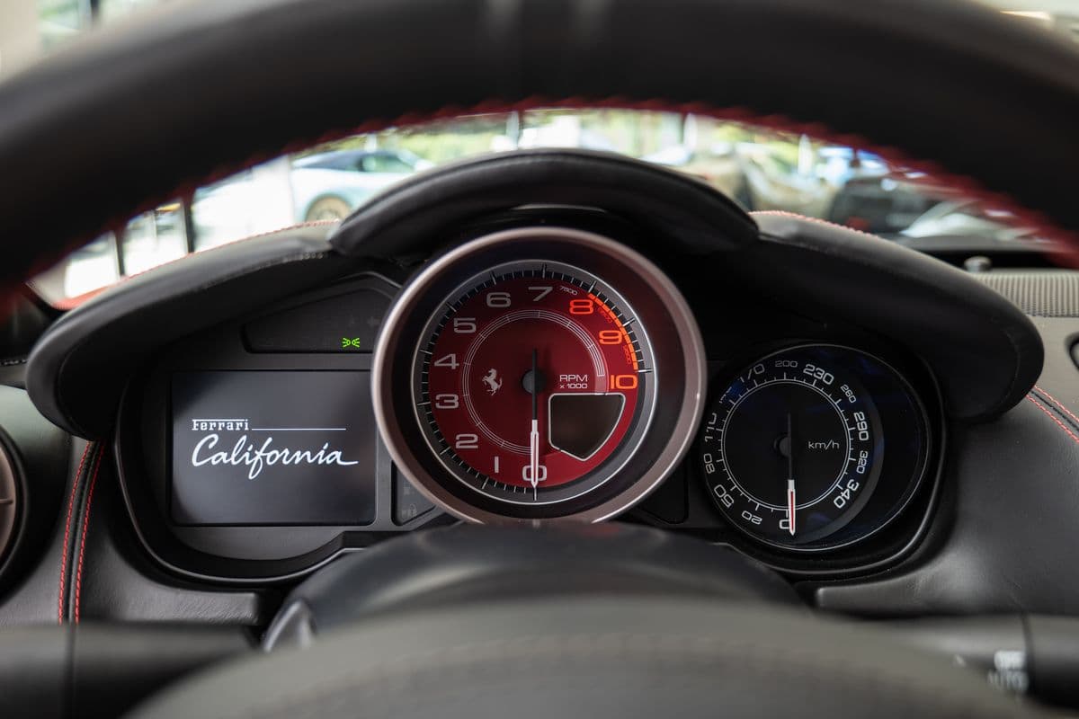 2011 Ferrari CALIFORNIA - 14