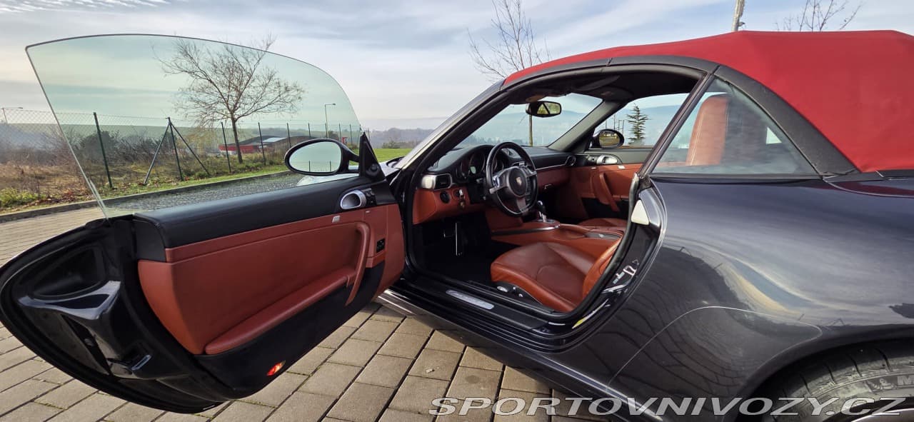 2012 Porsche 911 - 13