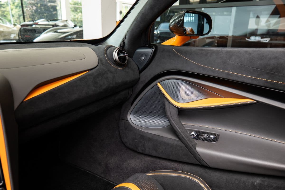 2022 McLaren 720S - 8