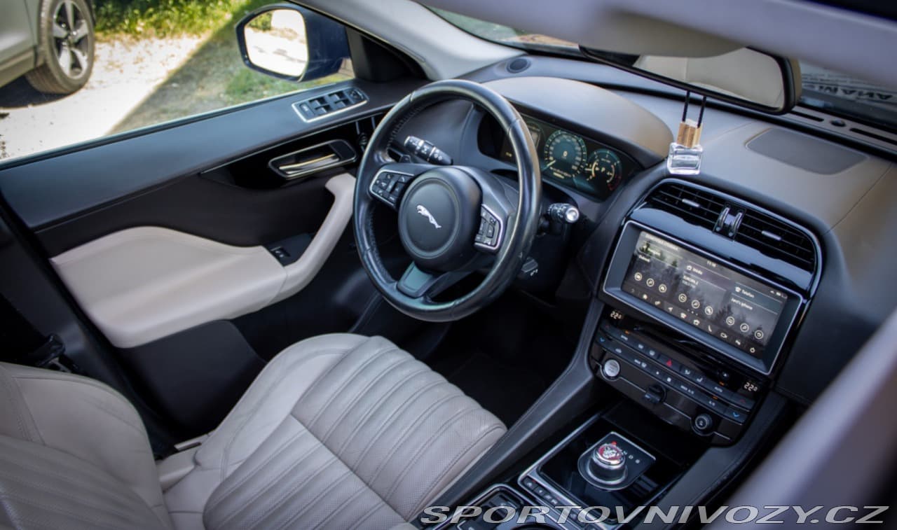 2016 Jaguar F-PACE - 18