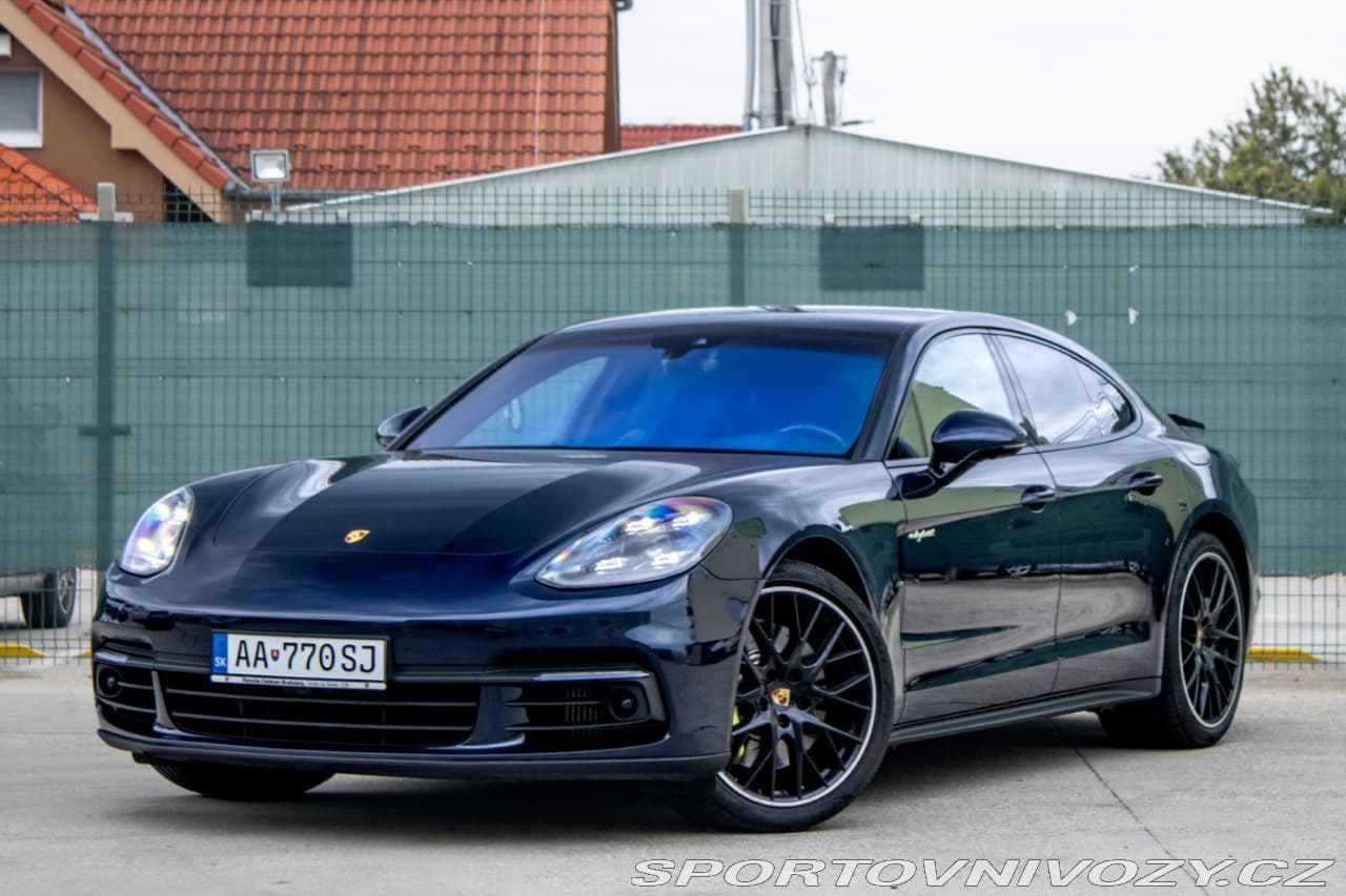 2019 Porsche PANAMERA