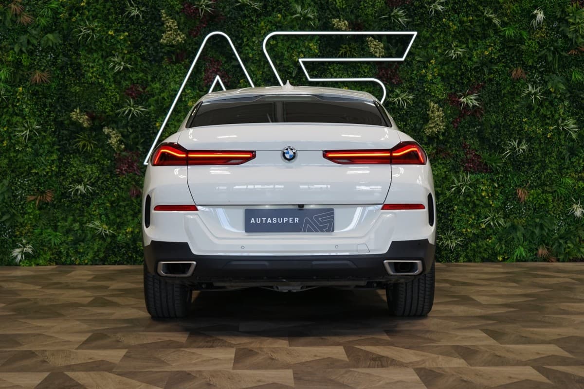 2021 BMW X6 - 13
