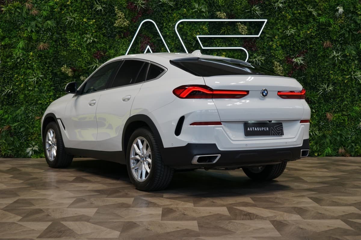 2021 BMW X6 - 17