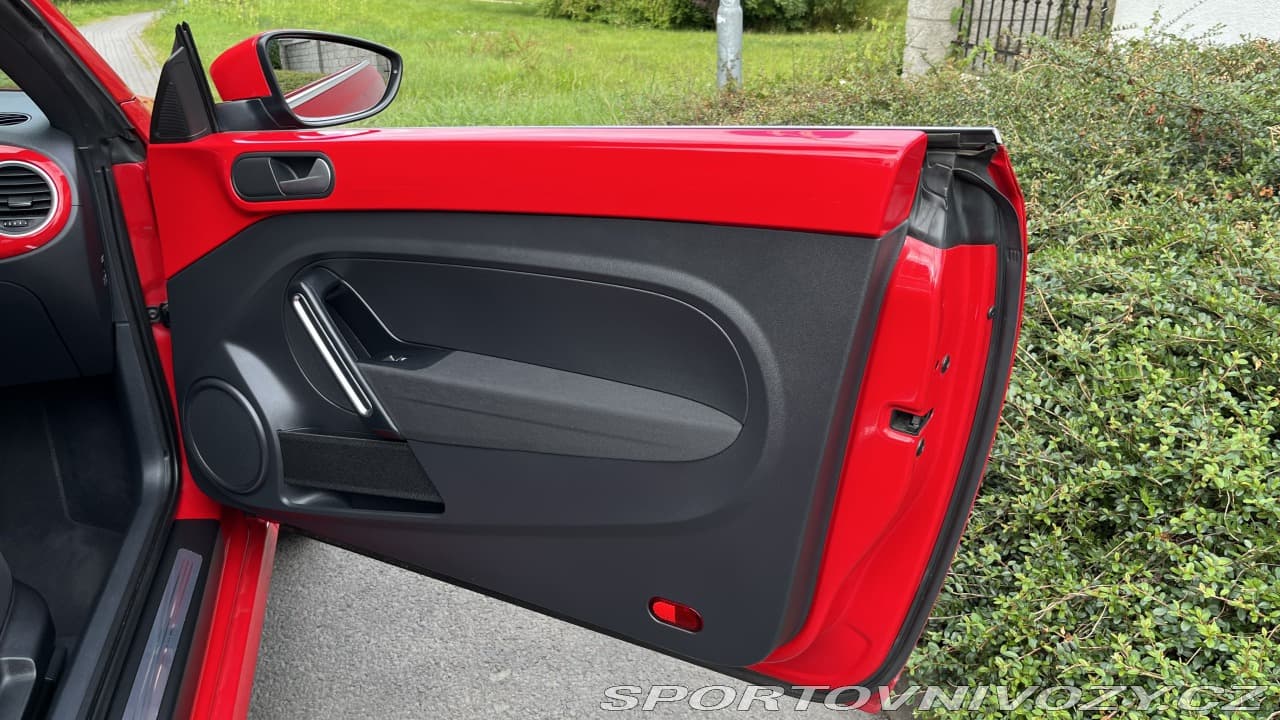 2015 Volkswagen BEETLE - 18