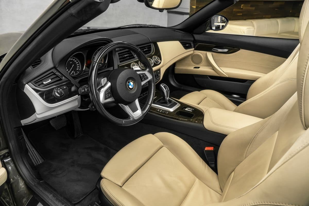 2010 BMW Z4 - 12
