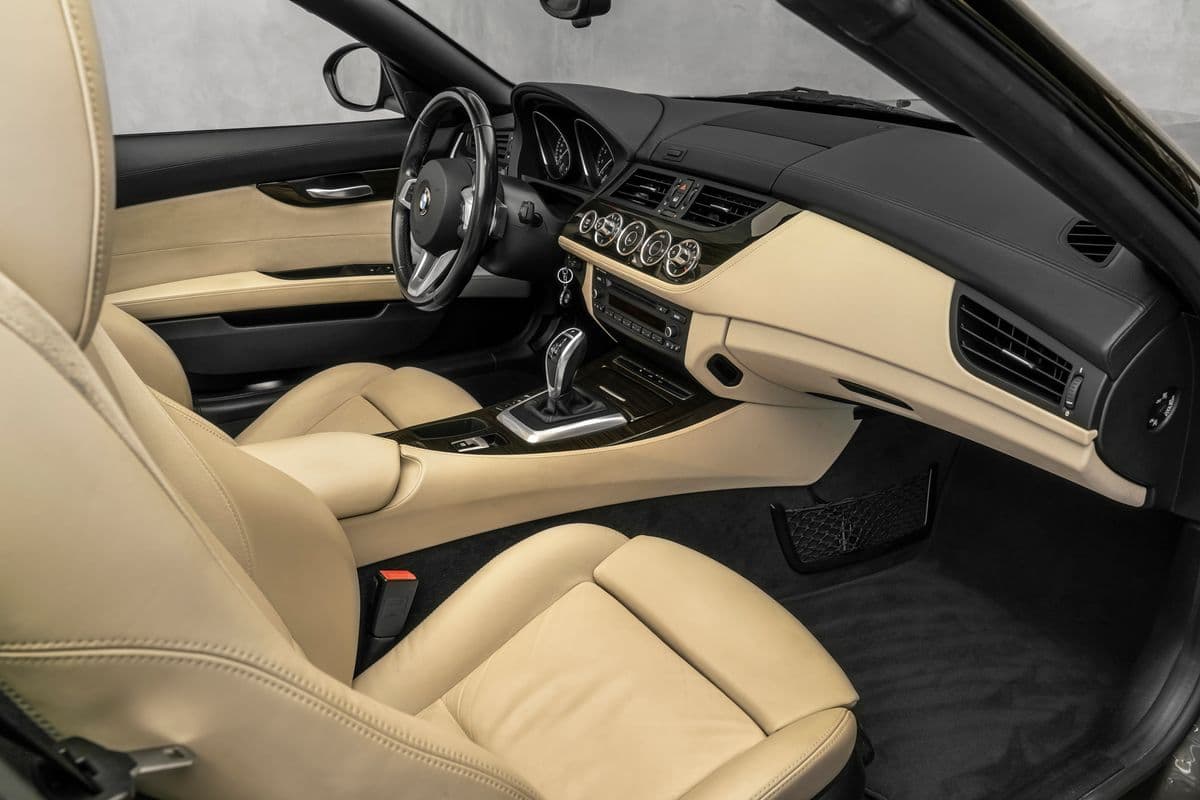 2010 BMW Z4 - 13