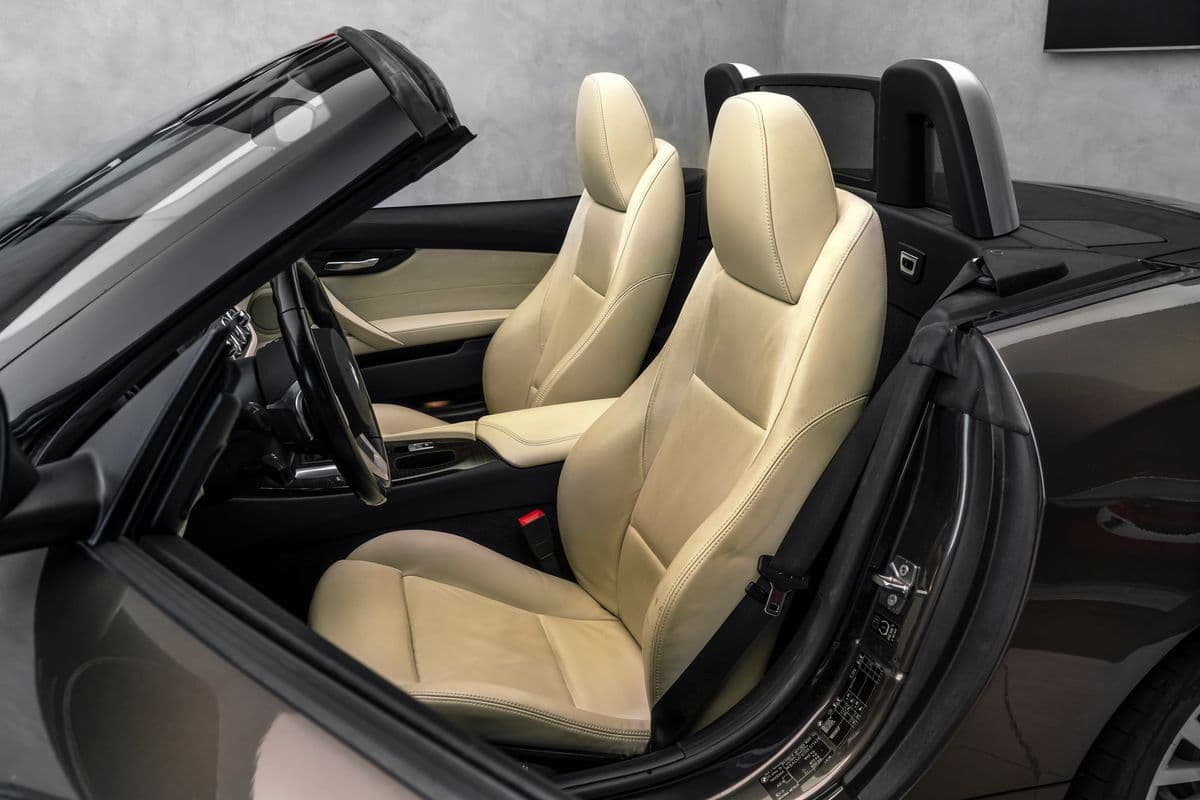 2010 BMW Z4 - 14