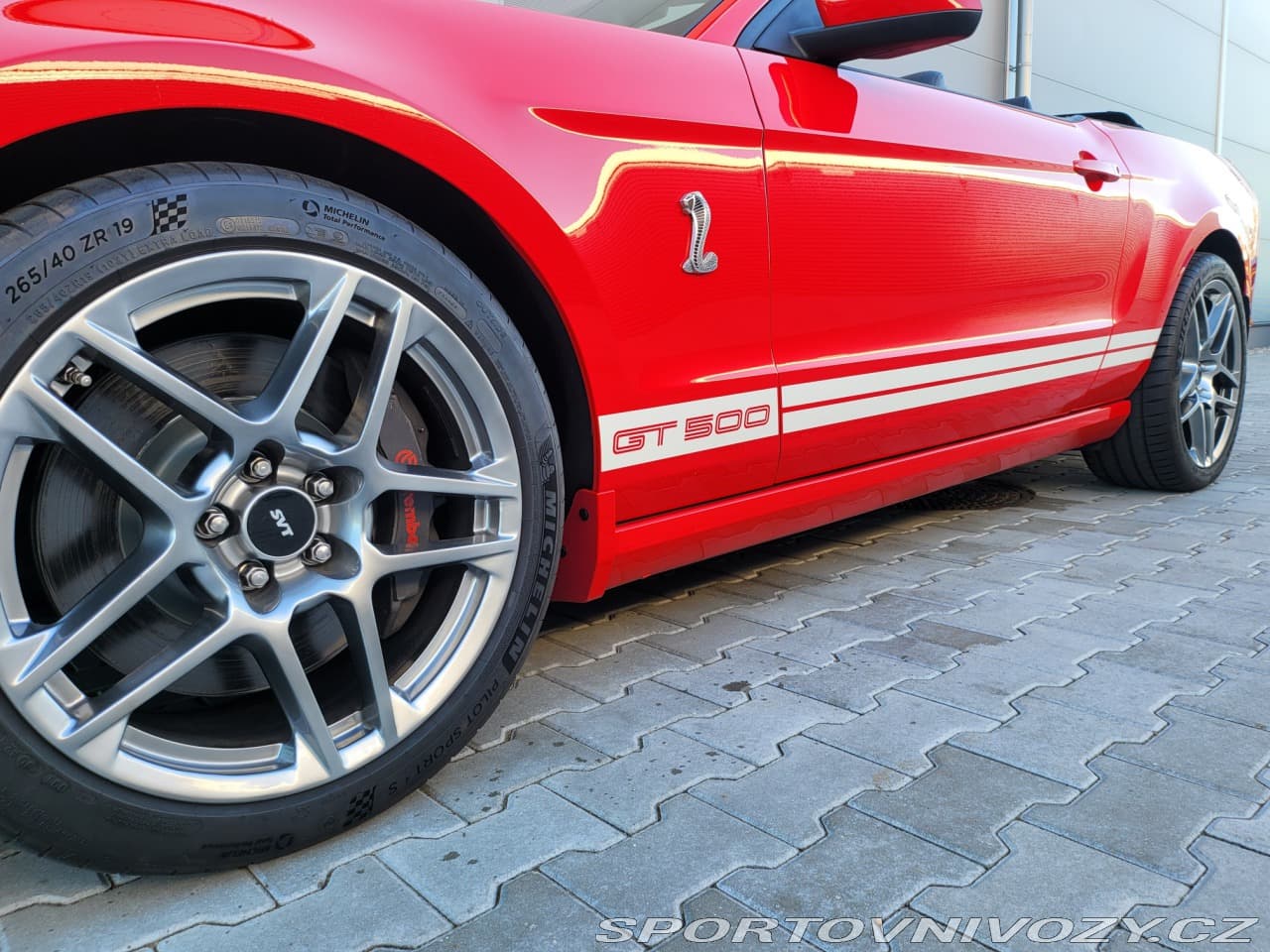 2013 Ford MUSTANG - 11