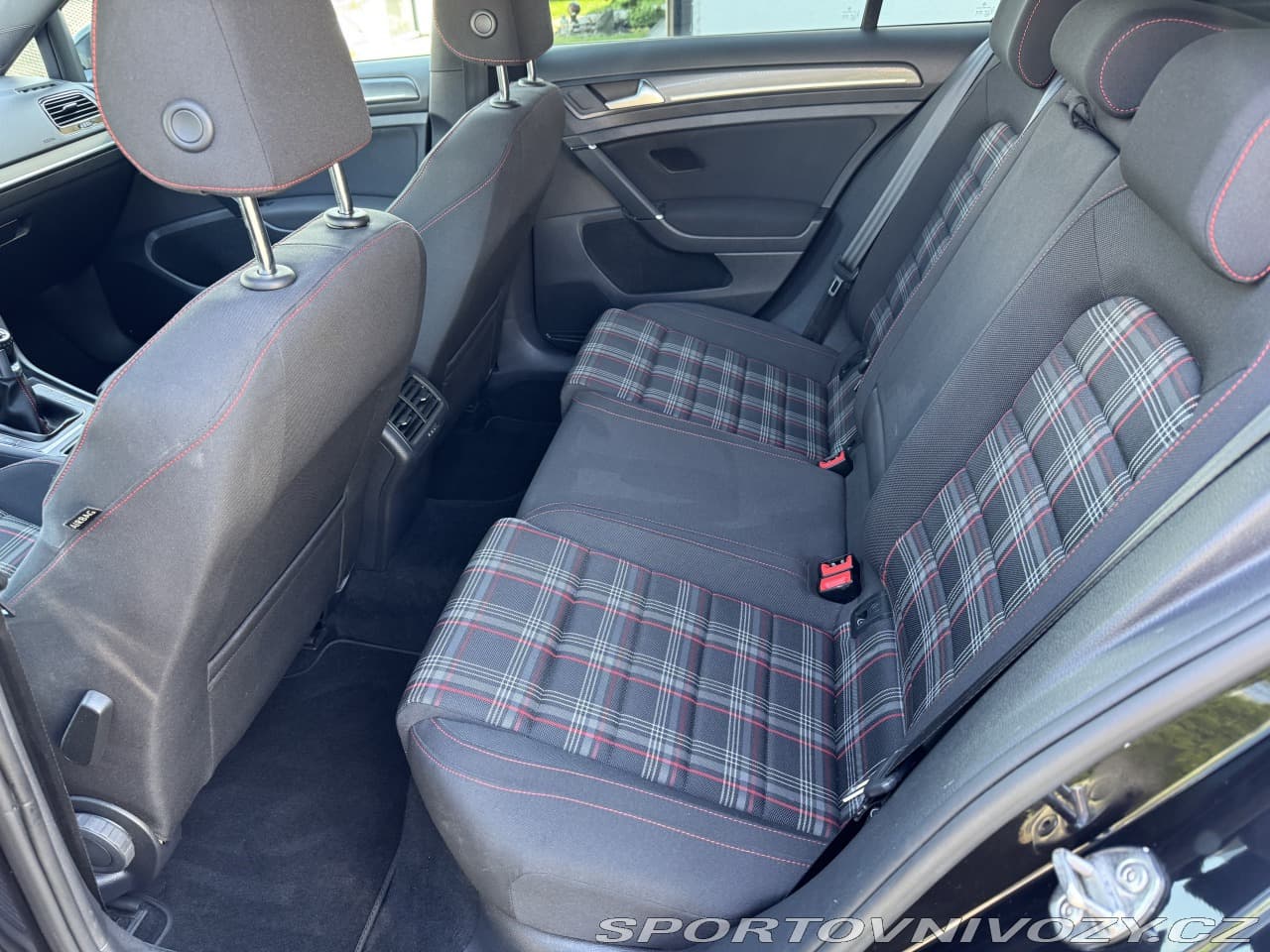 2018 Volkswagen Golf - 19