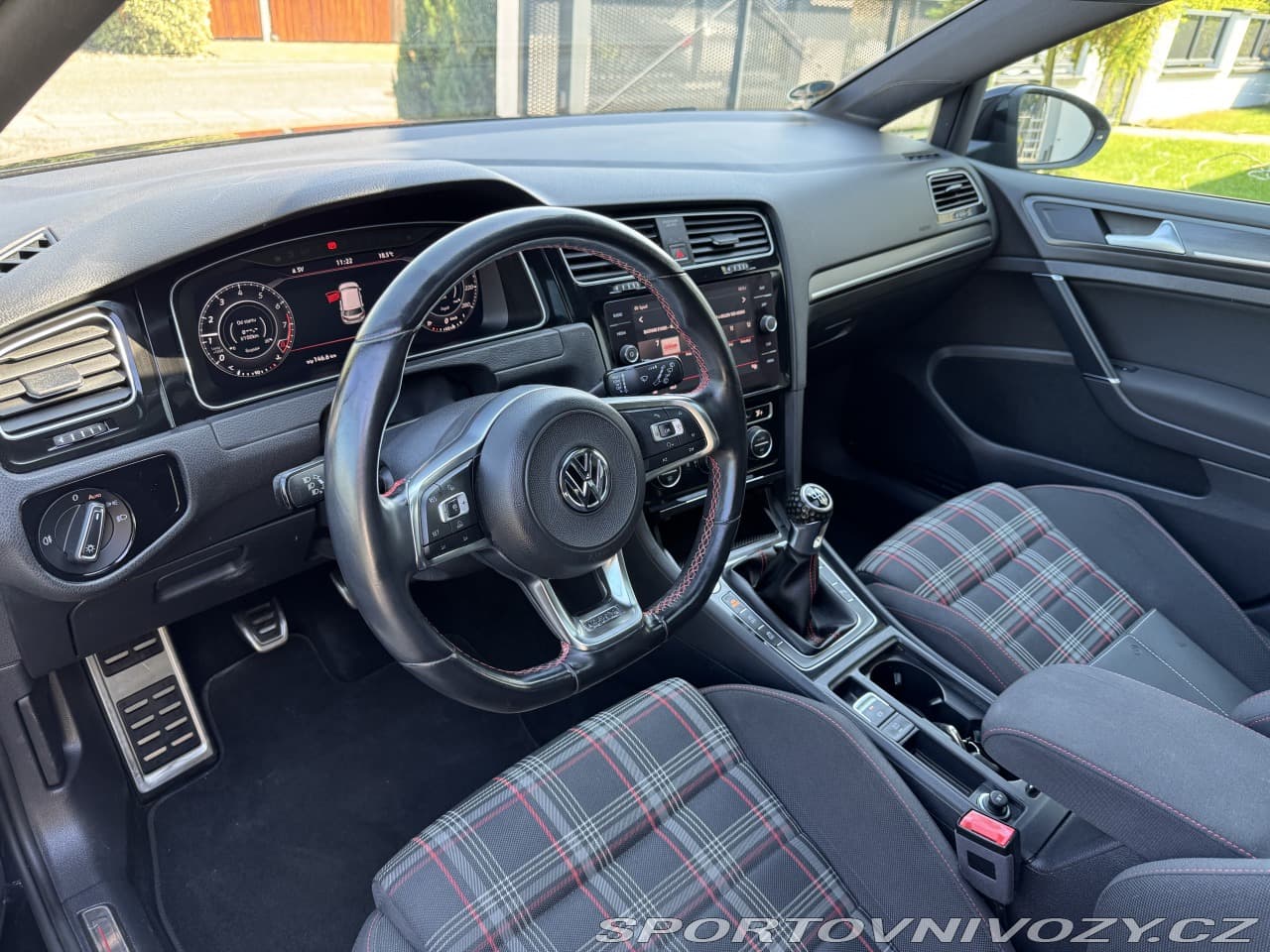 2018 Volkswagen Golf - 21