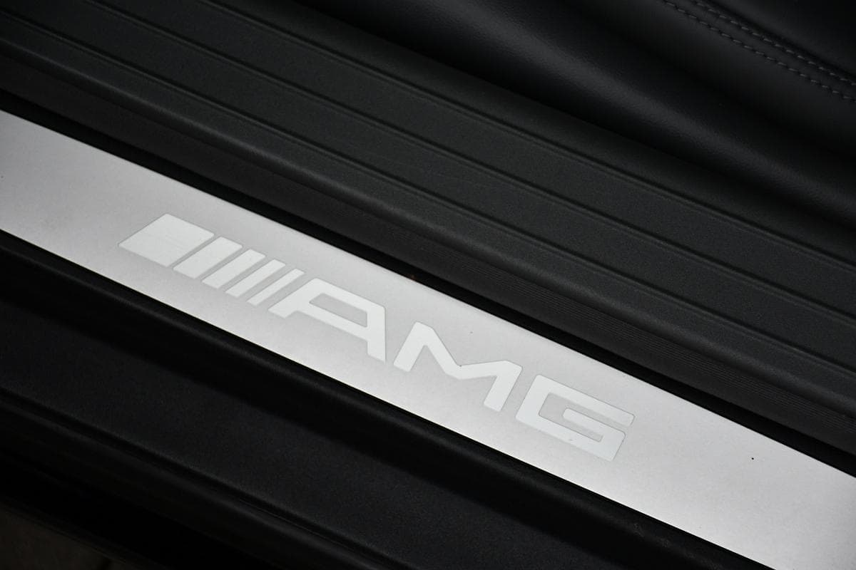 2005 Mercedes-Benz SL - 19