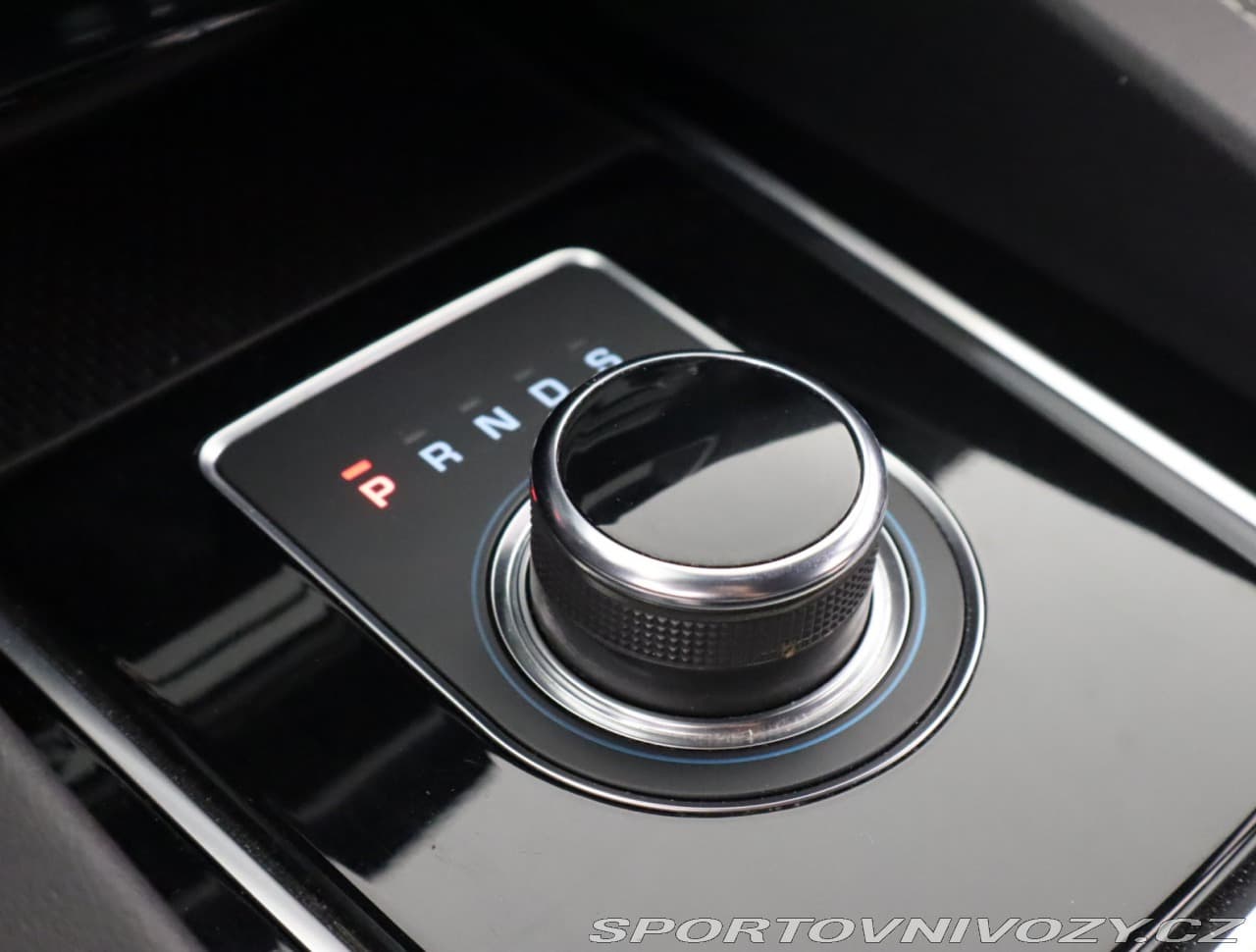 2020 Jaguar F-PACE - 13