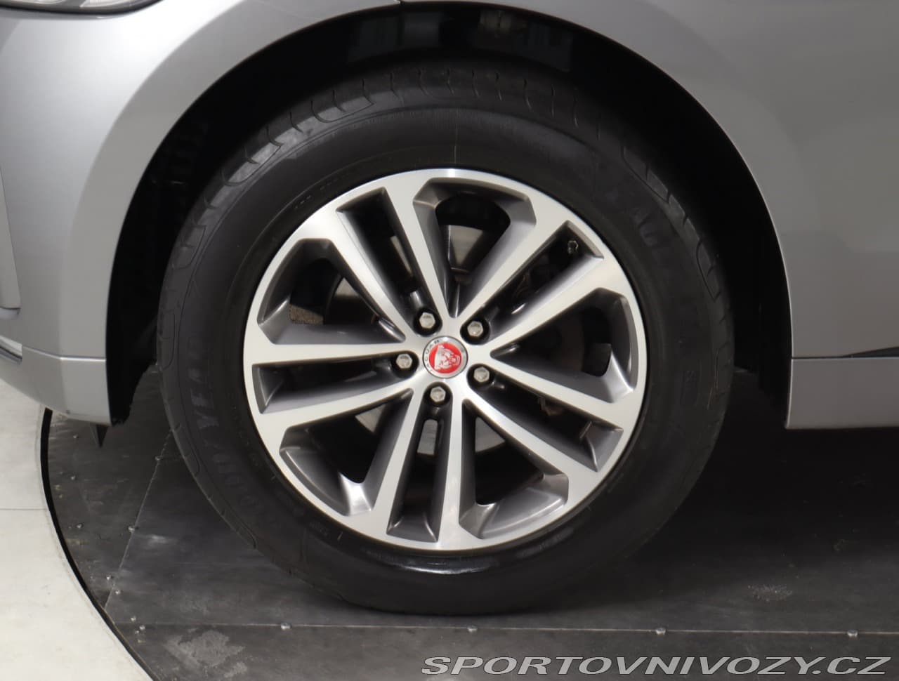 2020 Jaguar F-PACE - 14