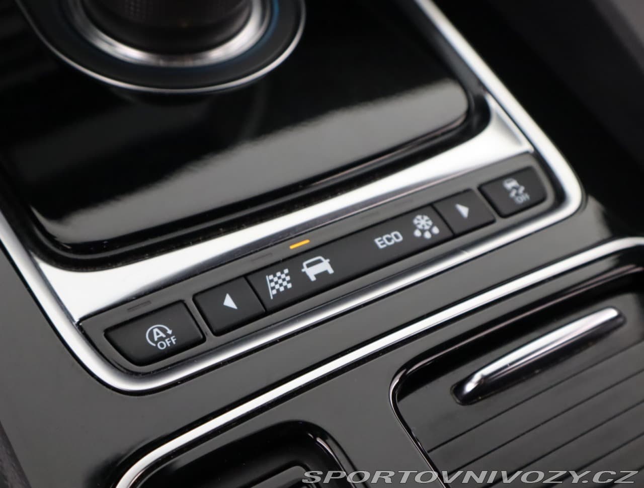 2020 Jaguar F-PACE - 19